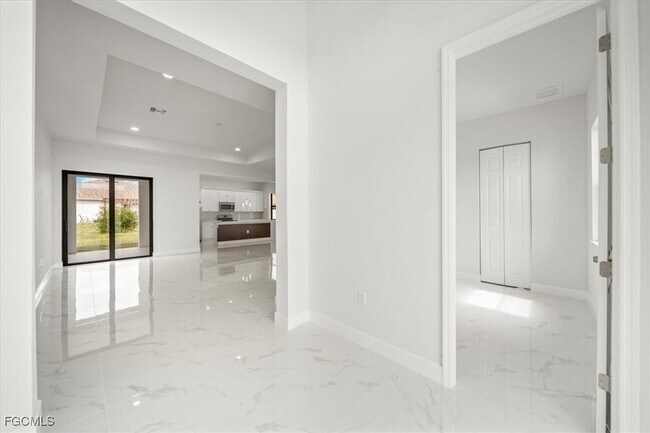 Building Photo - 9 NW 14th Pl