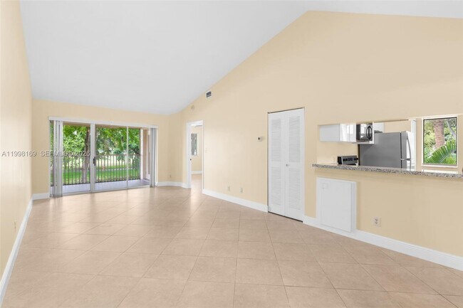 Building Photo - 1139 Coral Club Dr