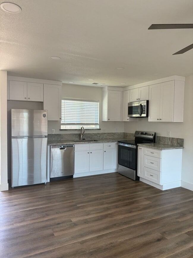Building Photo - New ADU in Established Turlock Neighborhood