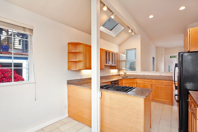 Building Photo - 544 Mississippi St