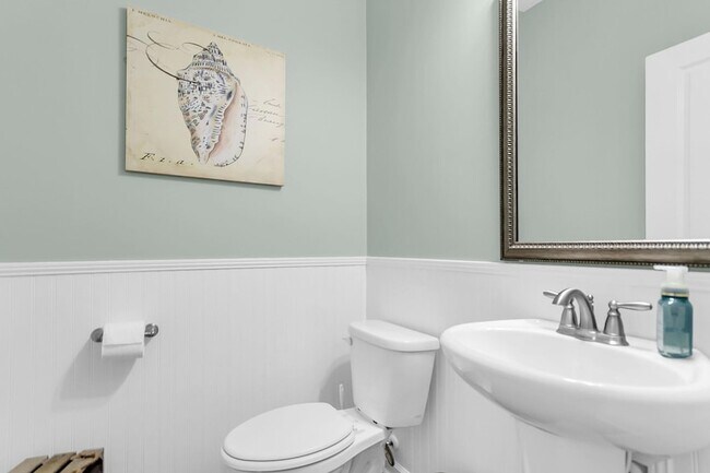 Building Photo - 534 Alderly Dr