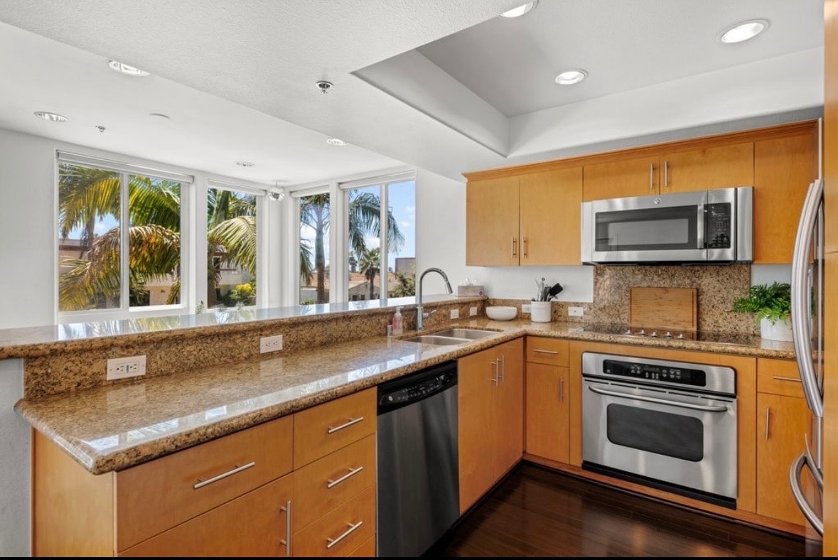 Building Photo - 924 Hornblend St