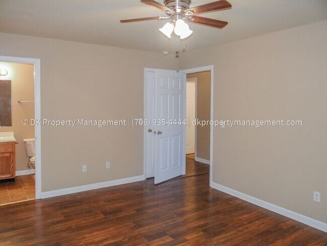 Building Photo - 503 Corey Cir