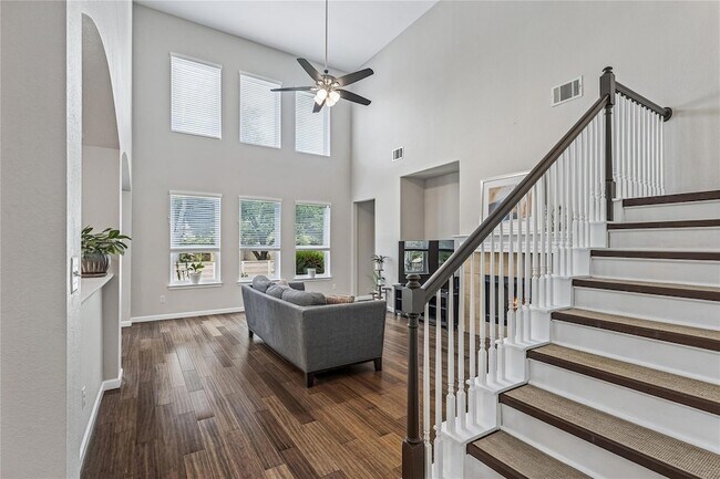 Building Photo - 1705 Chula Vista Dr