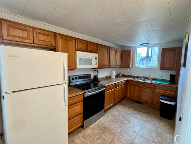 Building Photo - 2843 S 700 E