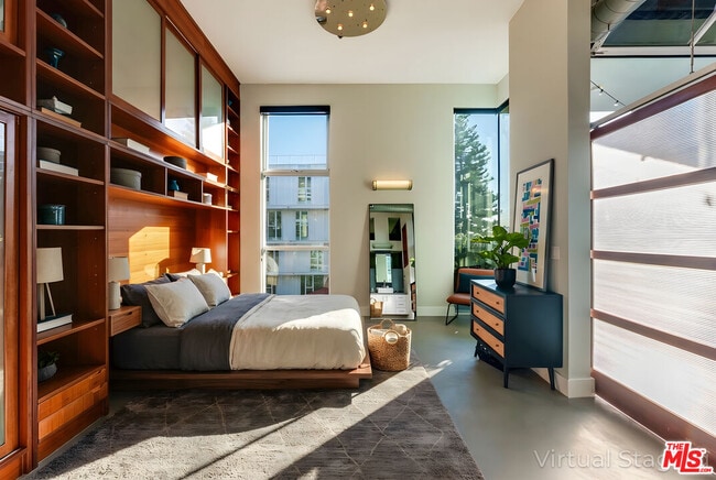 Building Photo - 1152 N La Cienega Blvd