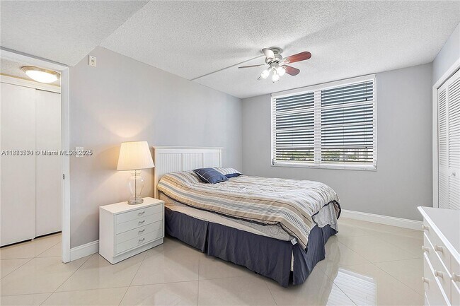 Building Photo - 2940 N Course Dr