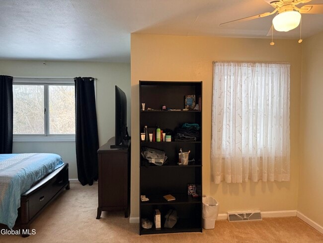 Building Photo - 120 Donna Lynn Dr