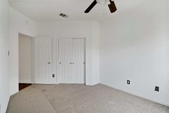 Building Photo - 702 Pampas Ricas Dr
