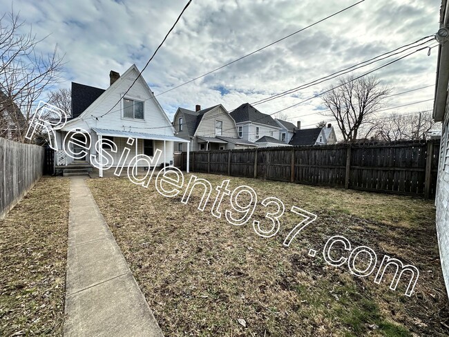 Building Photo - 2 Bed 1 Bath  Close to UD