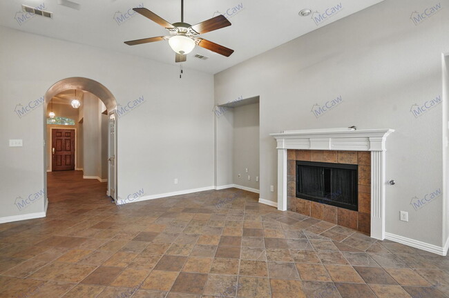 Building Photo - 1210 Surrey Ln