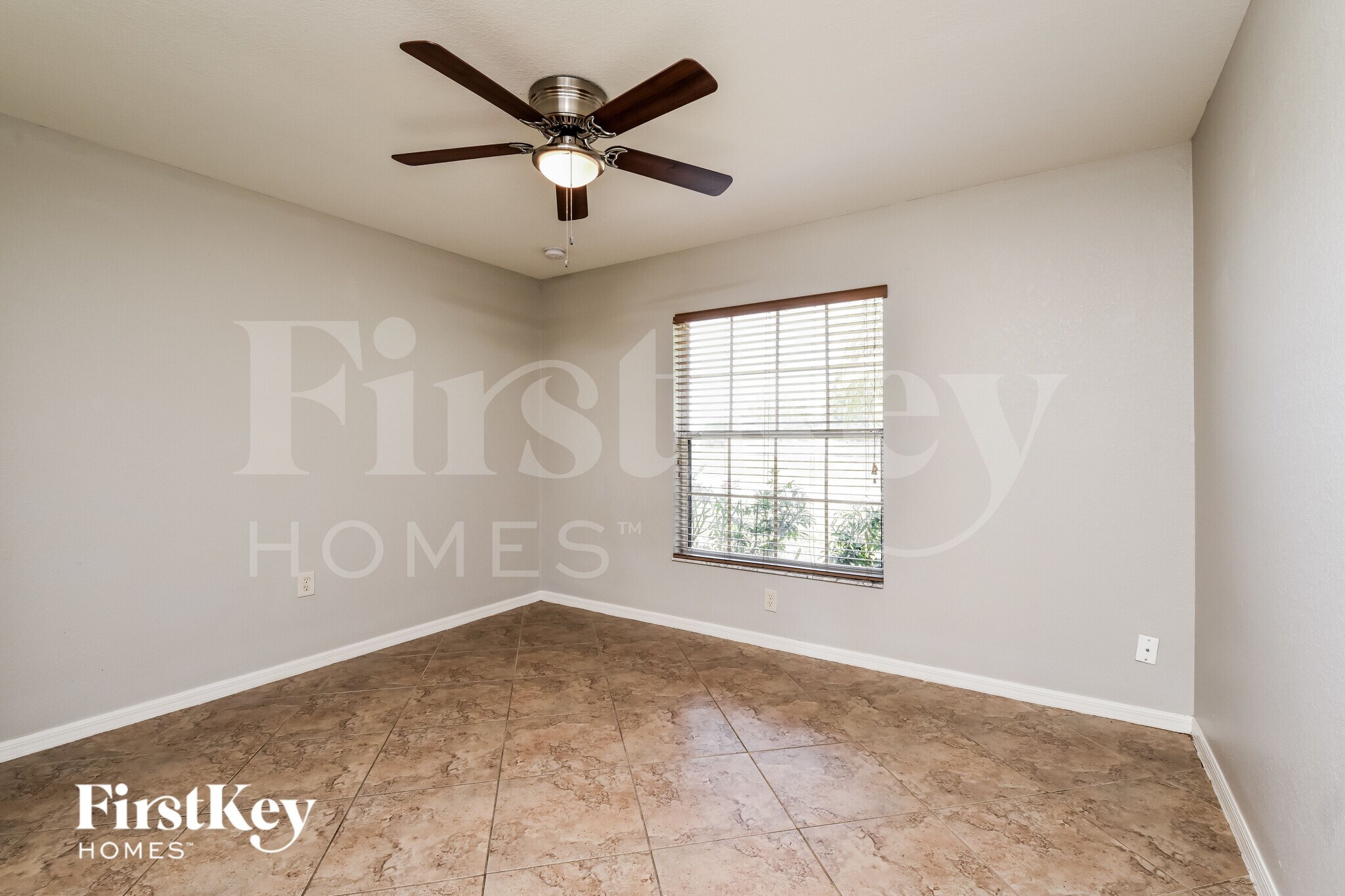 Building Photo - 1003 NW 8th Pl