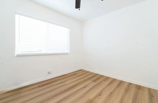 Building Photo - Rose Apartements