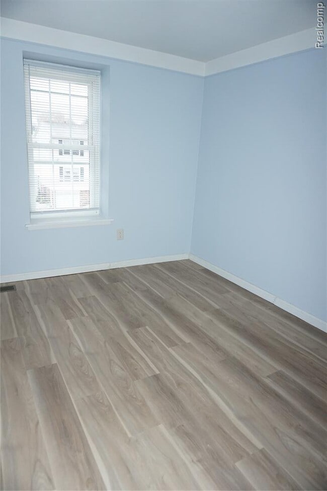 Building Photo - 37680 Charter Oaks Blvd