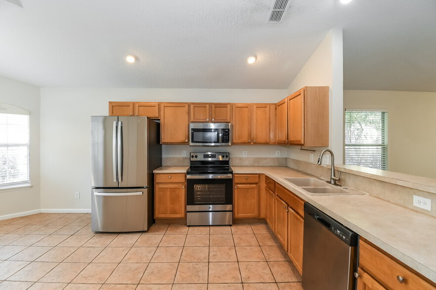 Building Photo - 732 Dewdrop Loop