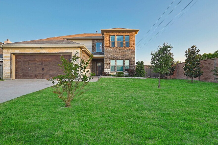 Building Photo - 500 Prairie Meadow Dr