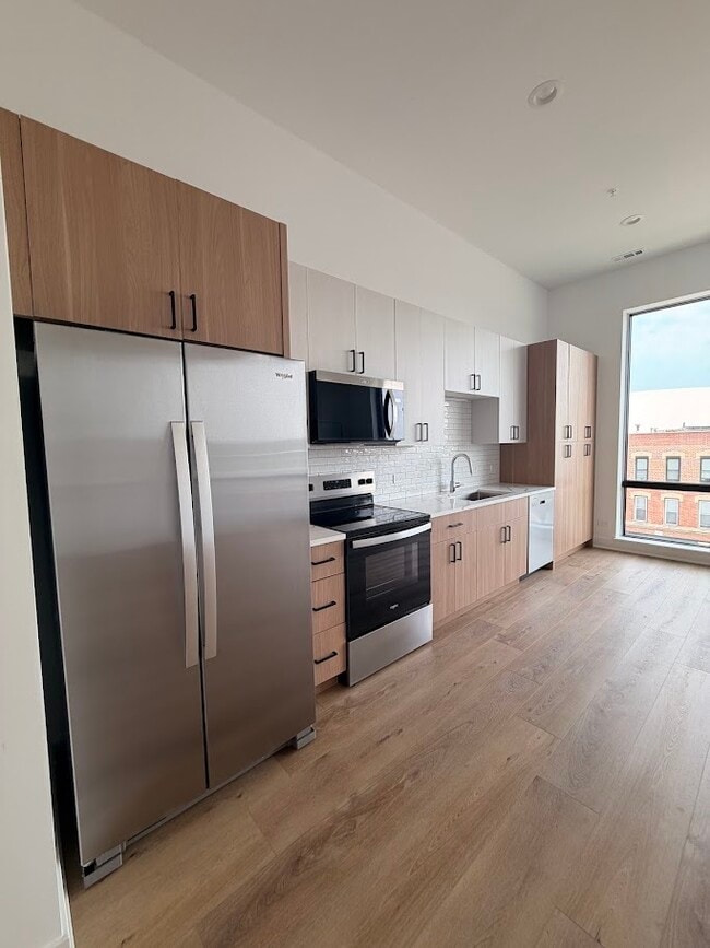 Building Photo - 1320 S Ashland Ave