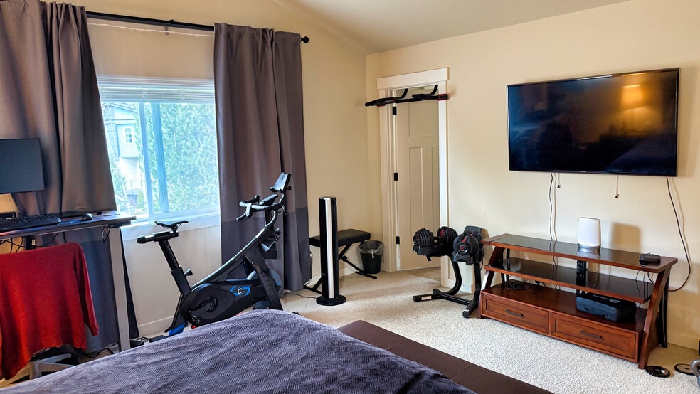 Building Photo - 14600 19th Ave W