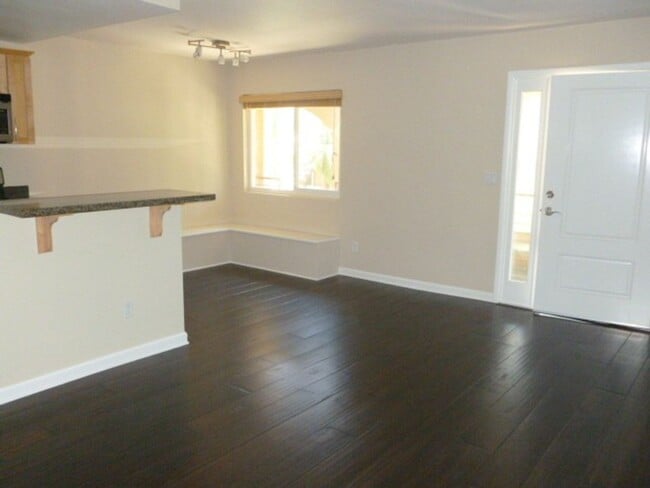 Building Photo - 1 BR/ 1BA Condo in Mission Bay/Bay Ho