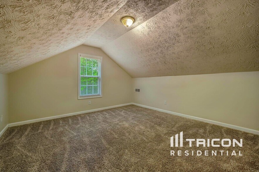 Building Photo - 1374 Lake Dow Rd