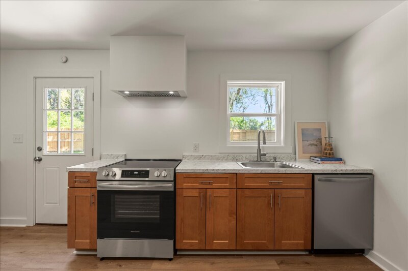 Building Photo - 14 Twin Lakes Rd