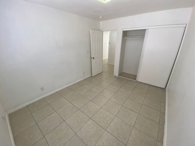 Building Photo - 915 H St