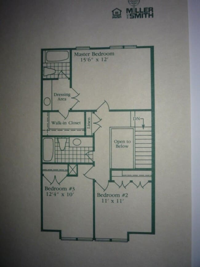 Building Photo - Spacious And Sun-Filled 3 Bedroom 2.5 Bath...