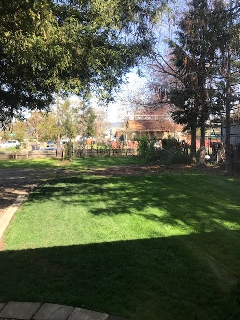 Building Photo - 725 Narregan St