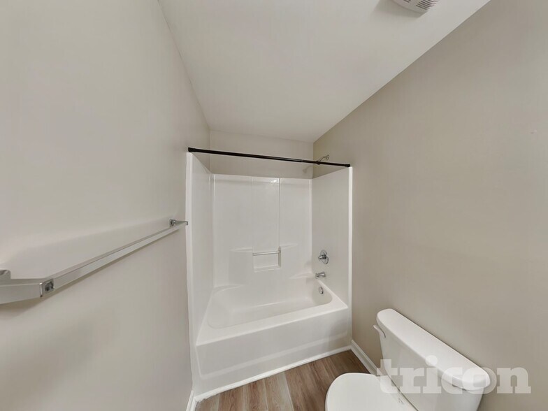 Building Photo - 203 Magnaview Dr