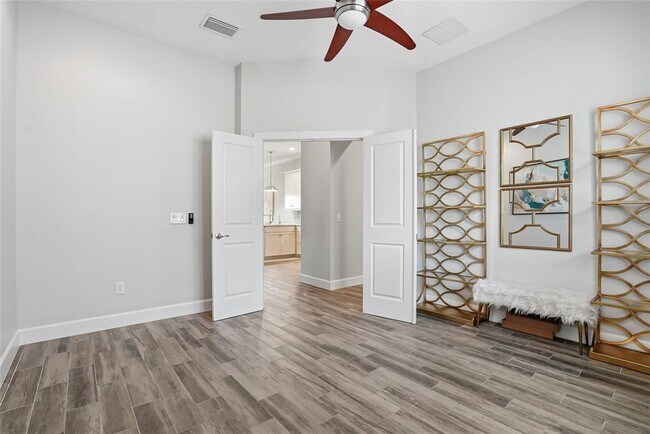 Building Photo - 3162 Moorings Dr S