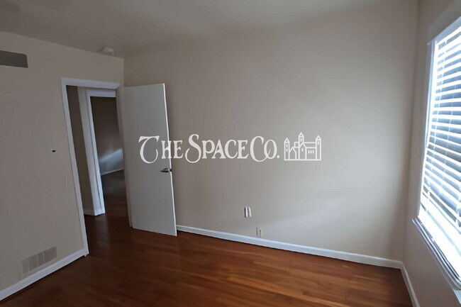 Building Photo - 1144 Crull Dr