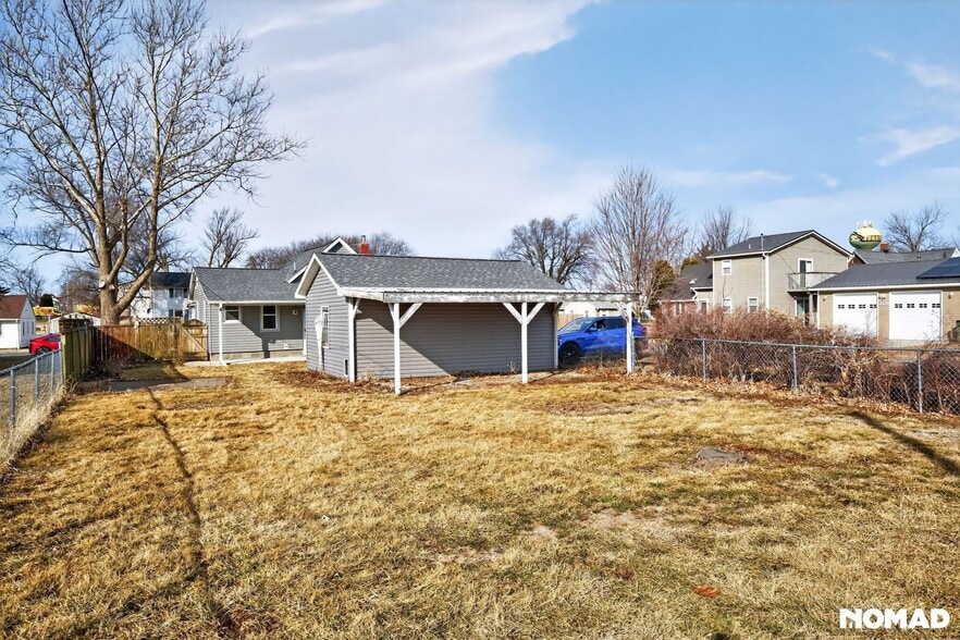 Building Photo - 301 Birch Ave