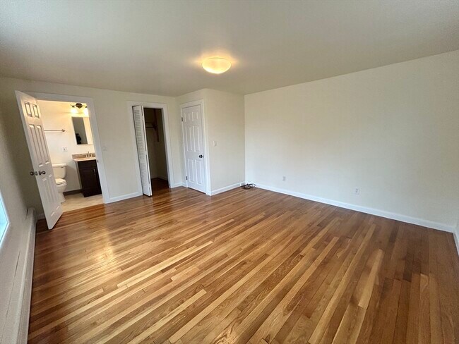 Building Photo - 75 Marlboro Rd