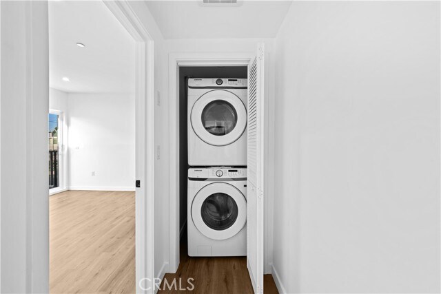 Building Photo - 1340 N Kingsley Dr