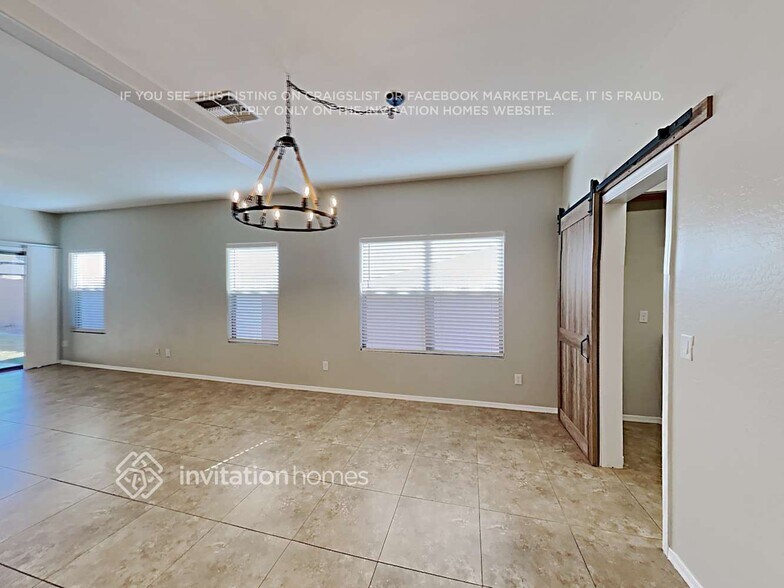 Building Photo - 2659 S Sailors Way