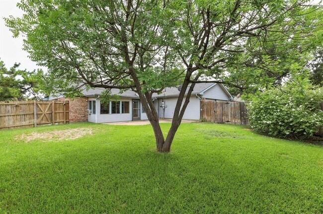 Building Photo - 1713 Richland Dr