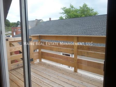 Building Photo - 143 Penobscot St