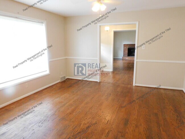 Building Photo - 604 Pineburr Rd