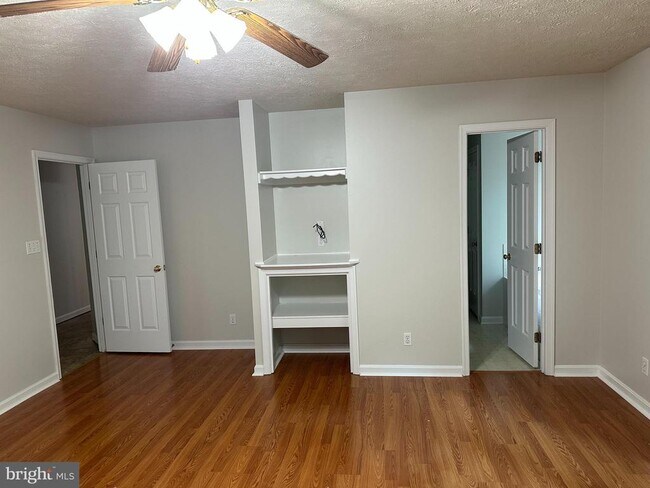 Building Photo - 6316 Forest Grove Dr