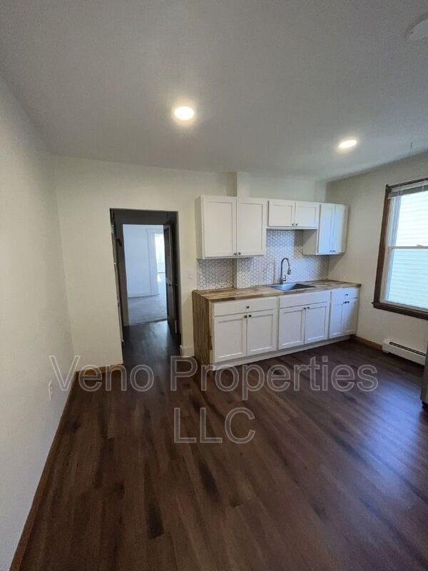 Building Photo - 783 4th Ave