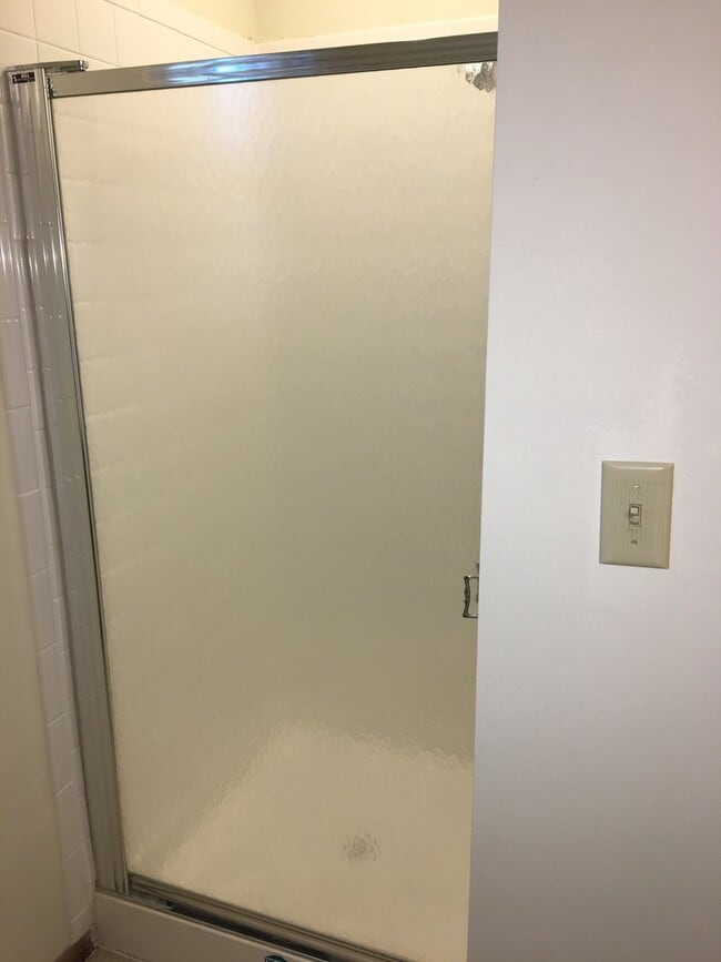 Building Photo - 7511 E 24th Ct N