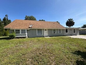 Building Photo - 2210 Cantor Ln