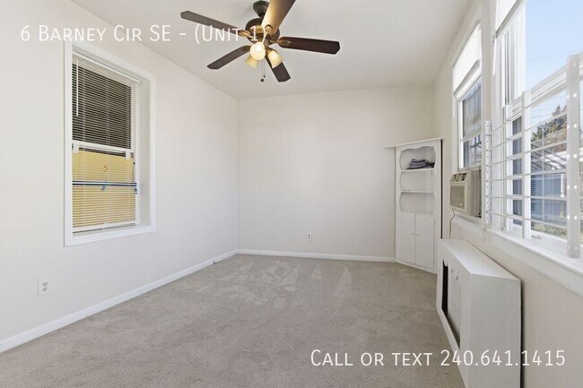 Building Photo - 6 Barney Cir SE