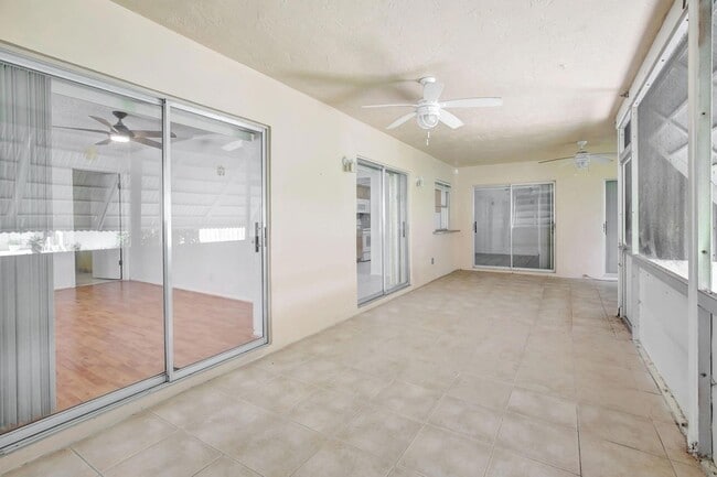 Building Photo - 6707 NW 70th St