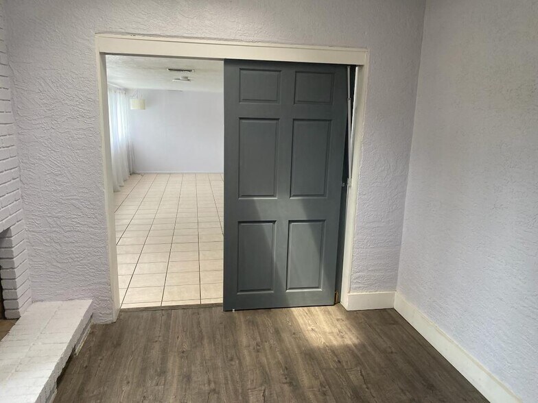 Master br sitting area - 2937 E Turquoise Dr