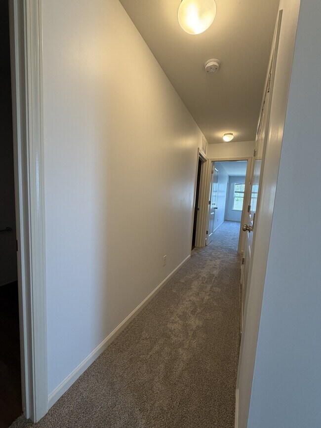 Building Photo - 3549 Saddlebrook Dr