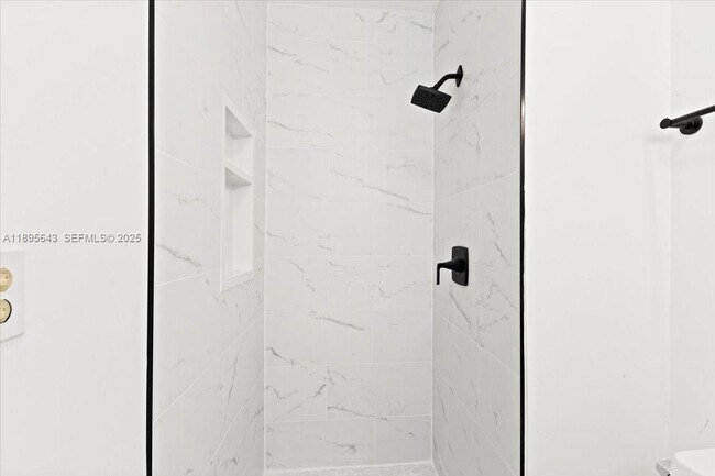 Building Photo - 4131 NW 13th Ave