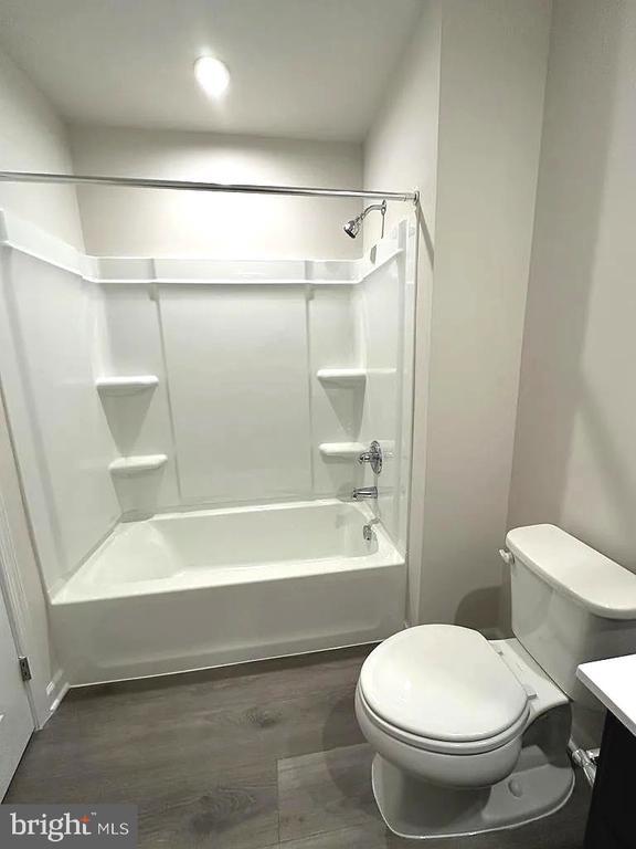 Building Photo - 420 Circle Dr