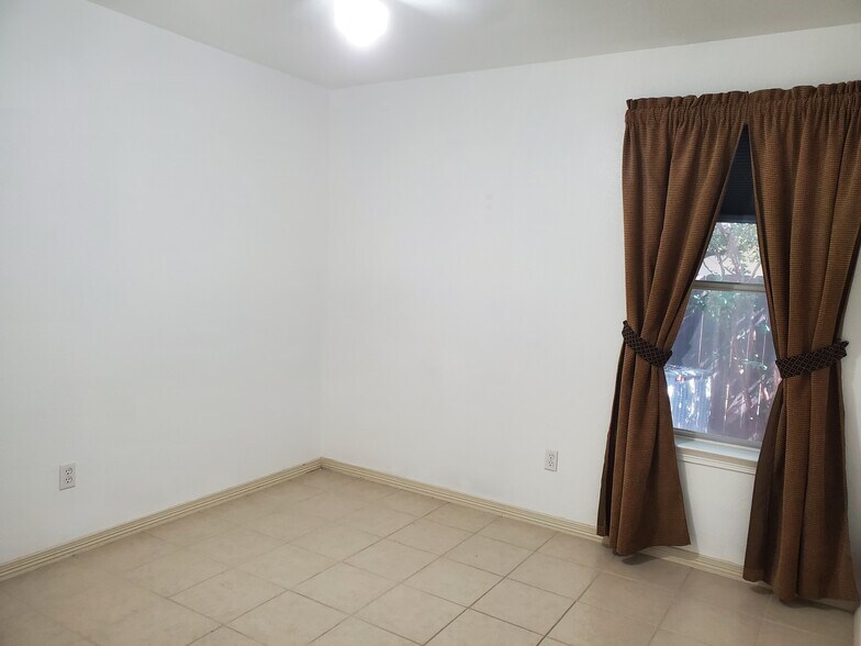 Building Photo - 6812 Coldwater Canyon Rd