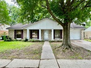 Building Photo - 203 Crystal Ln